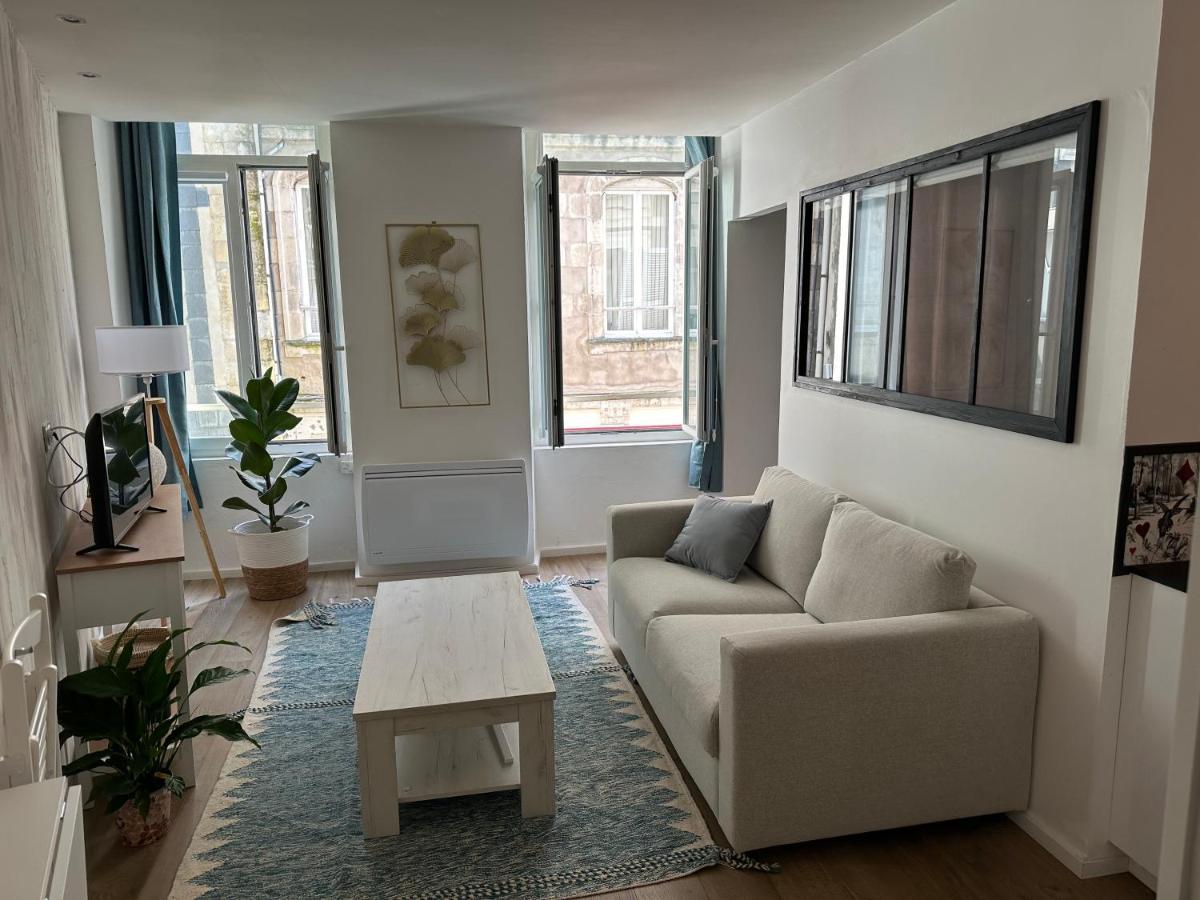 Charmant Cocon Iode Cosy Equipe, Baigne De Lumiere, Situe Au Coeur De La Rochelle A 1Min A Pied Du Marche Central Avec Tv Et Wifi Exterior foto